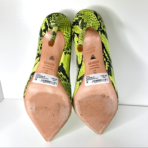 Schutz Caiolea Neon Yellow Snakeskin Pump - Picture 7 of 7